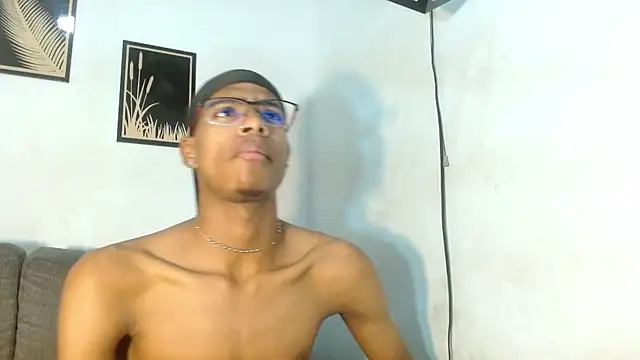 Snapshot of criss_zuri chatting on November 22, 2025, 11:31 am criss zuri online show from November 22, 2025, 11:31 am