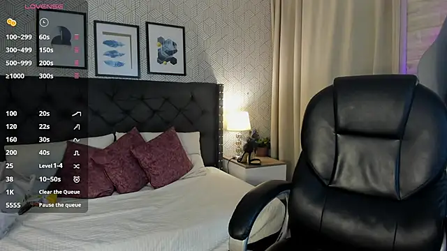 Snapshot of sophie__blare chatting on July 27, 2026, 7:10 pm sophie blare online show from July 27, 2026, 7:10 pm