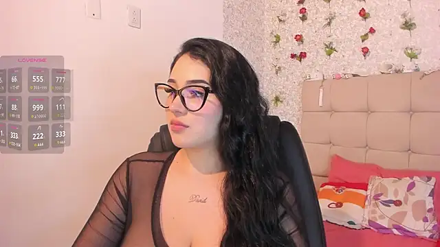 Snapshot of Scarlett_Hot7 chatting on September 19, 2025, 4:14 am Scarlett Hot7 online show from September 19, 2025, 4:14 am