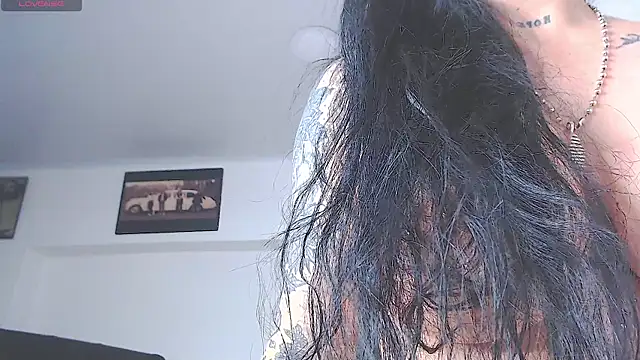 Snapshot of Vicky_hotmilf chatting on July 1, 2026, 11:12 am Vicky hotmilf online show from July 1, 2026, 11:12 am