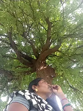 Snapshot of Jivika_Jaiswal chatting on October 5, 2025, 4:33 am Jivika Jaiswal online show from October 5, 2025, 4:33 am