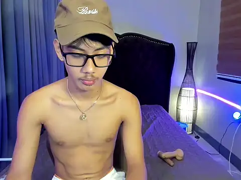 fucking hot2 online show from April 10, 2026, 4:01 pm