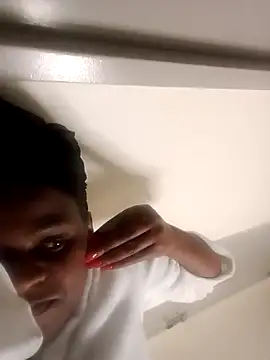 Snapshot of Creamy_Chocolatex chatting on September 9, 2025, 10:20 pm Creamy Chocolatex online show from September 9, 2025, 10:20 pm