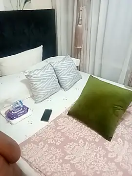 Snapshot of Creamy_Chocolatex chatting on November 24, 2025, 8:52 pm Creamy Chocolatex online show from November 24, 2025, 8:52 pm