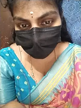 Snapshot of Nithiila chatting on October 30, 2025, 7:32 am Nithiila online show from October 30, 2025, 7:32 am