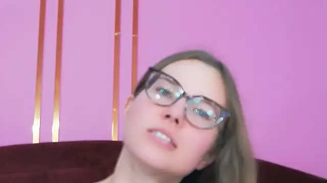 Snapshot of JessieJuss chatting on November 8, 2025, 3:45 pm JessieJuss online show from November 8, 2025, 3:45 pm