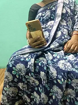 Snapshot of desi_boudi87 chatting on September 13, 2025, 1:11 pm desi boudi87 online show from September 13, 2025, 1:11 pm