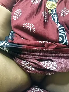 Snapshot of desi_boudi87 chatting on September 15, 2025, 5:24 pm desi boudi87 online show from September 15, 2025, 5:24 pm