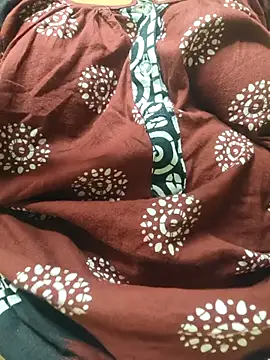 Snapshot of desi_boudi87 chatting on September 16, 2025, 8:10 pm desi boudi87 online show from September 16, 2025, 8:10 pm