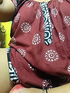 Snapshot of desi_boudi87 chatting on September 19, 2025, 5:46 pm desi boudi87 online show from September 19, 2025, 5:46 pm