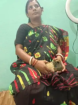 Snapshot of desi_boudi87 chatting on September 24, 2025, 11:13 am desi boudi87 online show from September 24, 2025, 11:13 am