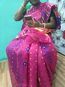 Snapshot of desi_boudi87 chatting on October 11, 2025, 12:36 pm desi boudi87 online show from October 11, 2025, 12:36 pm