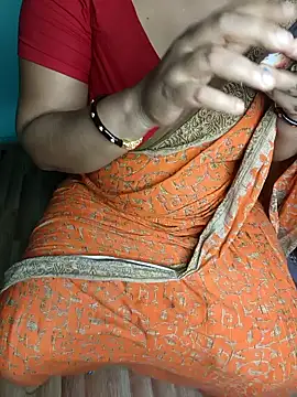 Snapshot of desi_boudi87 chatting on October 15, 2025, 6:41 pm desi boudi87 online show from October 15, 2025, 6:41 pm