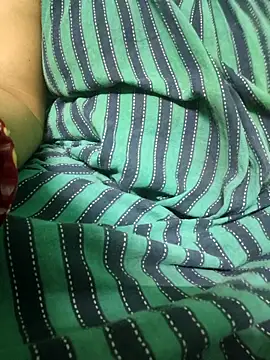 desi boudi87 online show from April 22, 2026, 5:03 pm