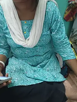 Snapshot of desi_boudi87 chatting on May 13, 2026, 5:16 am desi boudi87 online show from May 13, 2026, 5:16 am