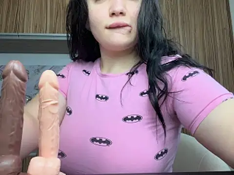 Snapshot of curvybombb chatting on November 9, 2025, 8:23 am curvybombb online show from November 9, 2025, 8:23 am