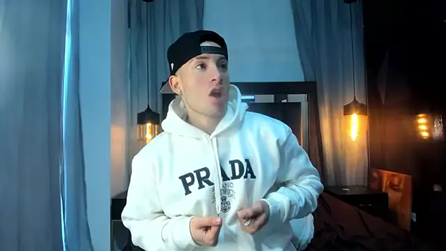 HunterHeat  online show from December 18, 2025, 12:11 pm