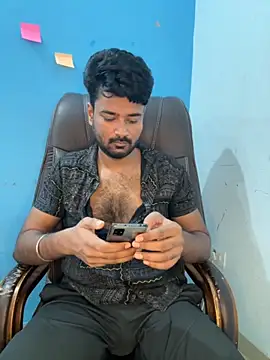 Snapshot of MeekBatgirl chatting on October 13, 2025, 4:56 am MeekBatgirl online show from October 13, 2025, 4:56 am