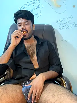 Snapshot of MeekBatgirl chatting on October 30, 2025, 7:32 am MeekBatgirl online show from October 30, 2025, 7:32 am