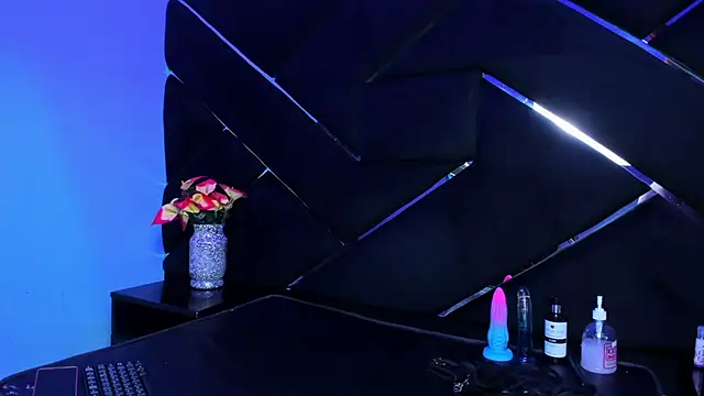 Snapshot of Sophie_Jhoms chatting on November 15, 2025, 9:43 pm Sophie Jhoms online show from November 15, 2025, 9:43 pm