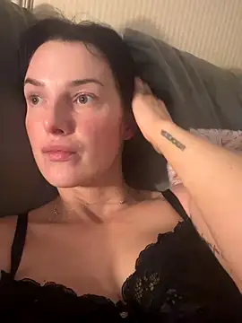 Snapshot of Remirosee chatting on December 1, 2025, 8:14 pm Remirosee online show from December 1, 2025, 8:14 pm