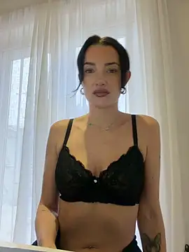 Snapshot of Remirosee chatting on December 23, 2025, 11:08 am Remirosee online show from December 23, 2025, 11:08 am