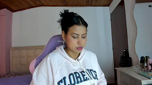 Michluxe 69 online show from July 28, 2026, 2:51 am