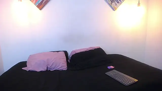 Snapshot of escar_let chatting on November 9, 2025, 4:22 am escar let online show from November 9, 2025, 4:22 am