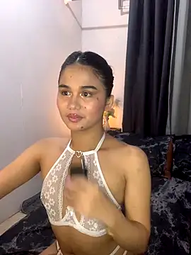 Snapshot of AngelHille chatting on November 13, 2025, 6:07 pm AngelHille online show from November 13, 2025, 6:07 pm