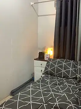 Snapshot of AngelHille chatting on December 17, 2025, 4:13 pm AngelHille online show from December 17, 2025, 4:13 pm