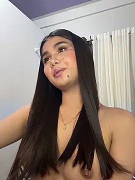 Snapshot of AngelHille chatting on March 3, 2026, 9:42 pm AngelHille online show from March 3, 2026, 9:42 pm