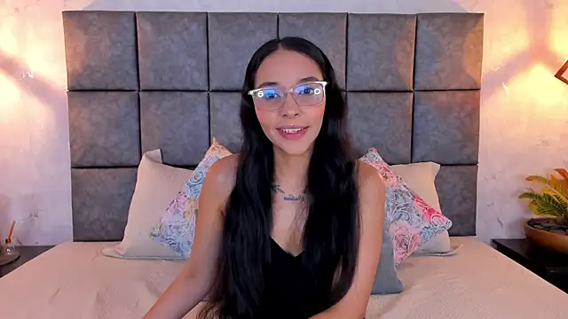 Roseaurora online show from May 23, 2026, 11:03 am