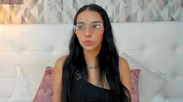Roseaurora online show from July 14, 2026, 10:54 am