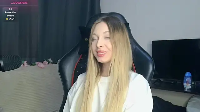 Snapshot of BabbbyFoxxx chatting on October 27, 2025, 12:58 am BabbbyFoxxx online show from October 27, 2025, 12:58 am