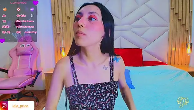 Snapshot of Laia_and_Damian chatting on October 7, 2025, 7:33 pm Laia and Damian online show from October 7, 2025, 7:33 pm