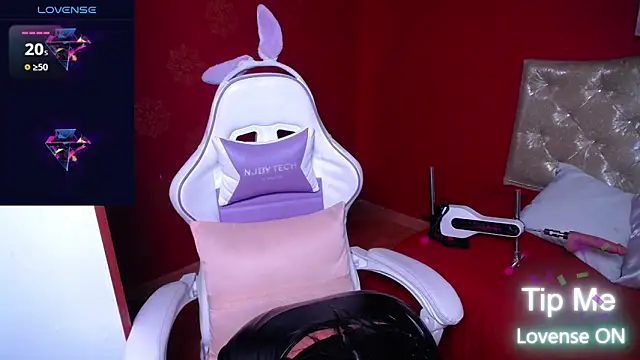 Violet-Flow online show from October 14, 2025, 1:12 pm