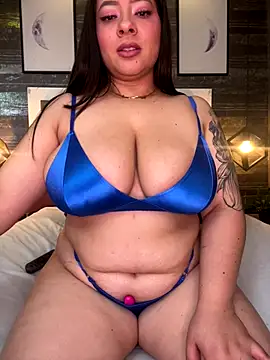 Snapshot of SophieCurves chatting on September 24, 2025, 3:59 pm SophieCurves online show from September 24, 2025, 3:59 pm