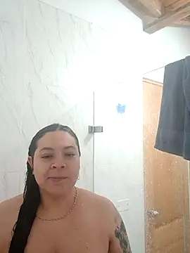 Snapshot of SophieCurves chatting on October 15, 2025, 11:54 am SophieCurves online show from October 15, 2025, 11:54 am