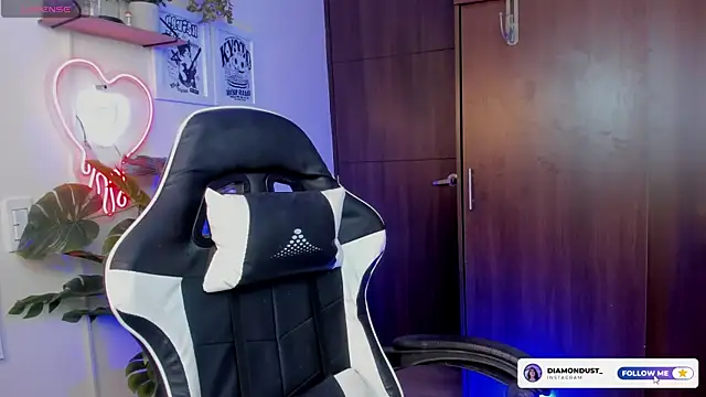 Snapshot of diamond_dustt chatting on September 13, 2025, 9:36 pm diamond dustt online show from September 13, 2025, 9:36 pm