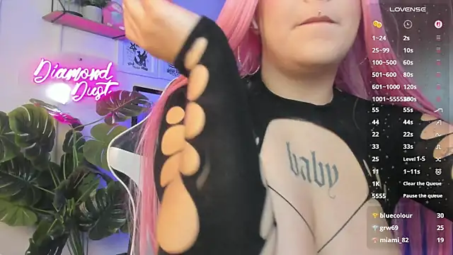 Snapshot of diamond_dustt chatting on March 10, 2026, 8:47 pm diamond dustt online show from March 10, 2026, 8:47 pm