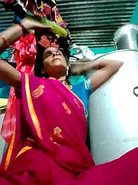 Snapshot of H_seema chatting on October 19, 2025, 1:23 pm H seema online show from October 19, 2025, 1:23 pm