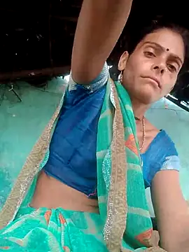 Snapshot of H_seema chatting on October 22, 2025, 4:35 am H seema online show from October 22, 2025, 4:35 am