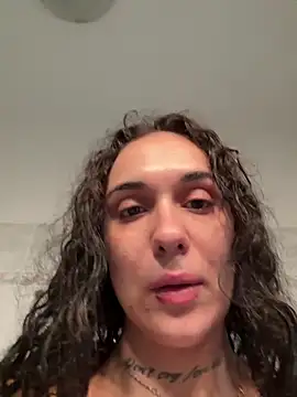 Snapshot of Lamery9696 chatting on December 18, 2025, 10:43 am Lamery9696 online show from December 18, 2025, 10:43 am