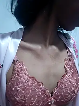 BunnyBloom25 online show from November 10, 2025, 1:21 pm