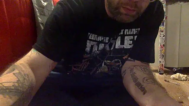 Snapshot of edger4lif3 chatting on September 11, 2025, 12:33 am edger4lif3 online show from September 11, 2025, 12:33 am