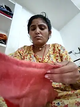 Snapshot of LUCKY_cut chatting on May 28, 2026, 12:35 pm LUCKY cut online show from May 28, 2026, 12:35 pm