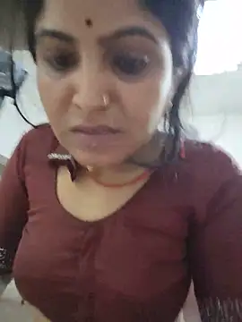 Snapshot of LUCKY_cut chatting on June 3, 2026, 12:02 am LUCKY cut online show from June 3, 2026, 12:02 am