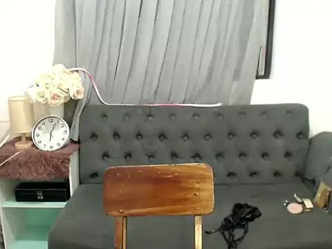 Snapshot of Misskatexx chatting on December 17, 2025, 10:10 am Misskatexx online show from December 17, 2025, 10:10 am