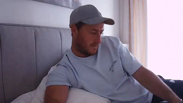 Londonlad818 online show from September 23, 2025, 10:40 am