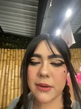 Snapshot of jasmincollin_ chatting on November 22, 2025, 2:21 am jasmincollin online show from November 22, 2025, 2:21 am